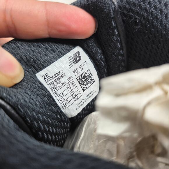 New Balance 623v3 Mens Black Slip Resistant Leather Sneakers 9 2E Wide - Picture 8 of 9